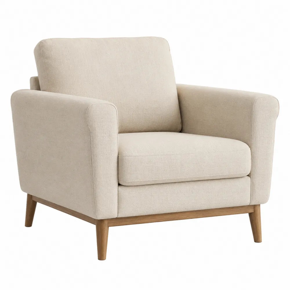 Poltrona in tessuto beige con struttura in legno