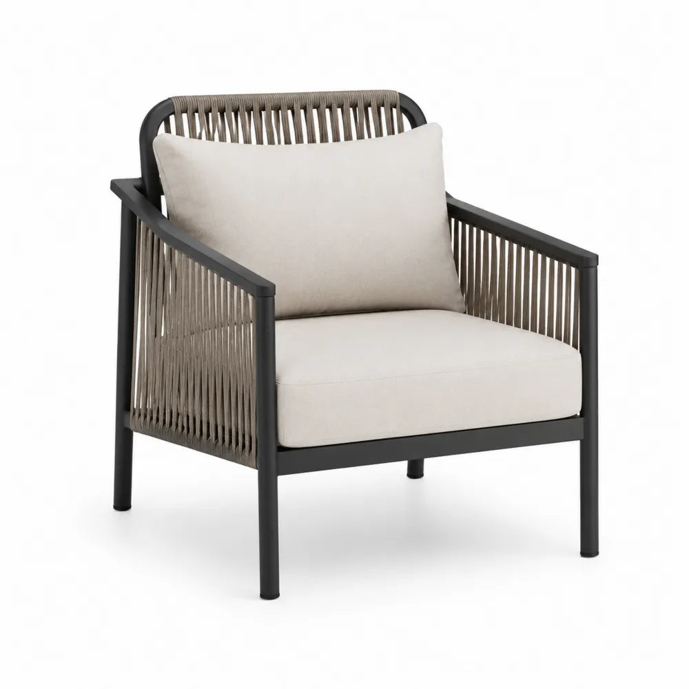 Poltrona da esterno in metallo e corda con cuscini beige